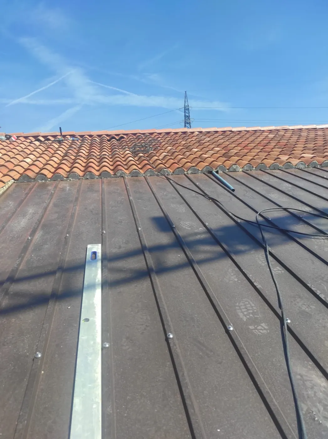 Struttura di supporto per il fotovoltaico posata sul manto in coppi