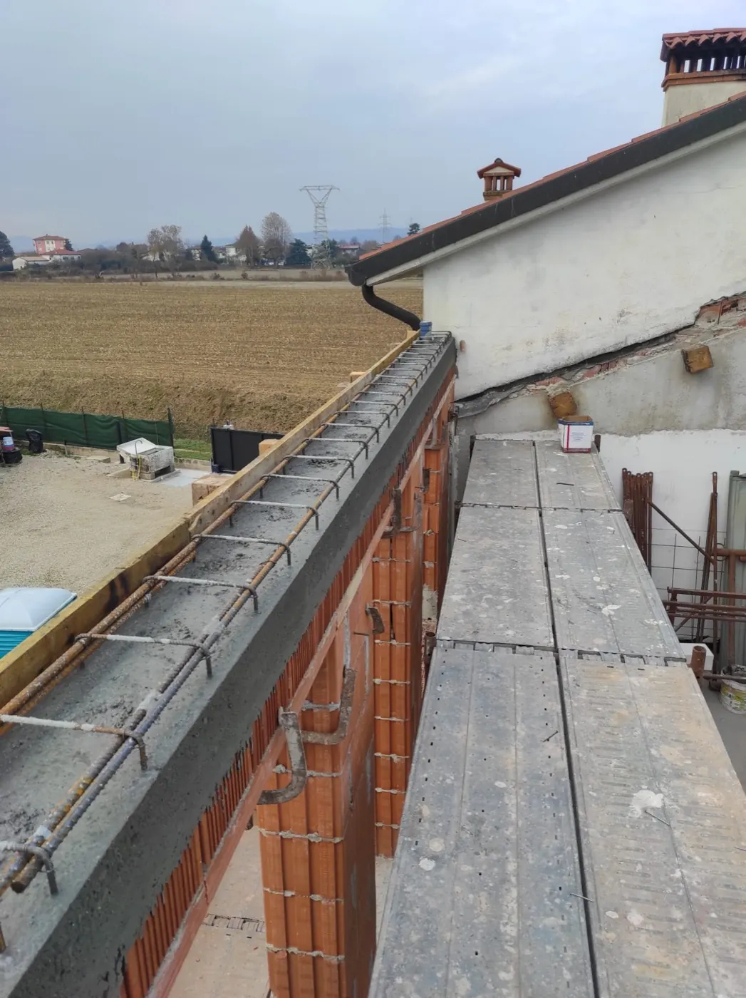 Terrazza e muratura in sasso a lavori conclusi